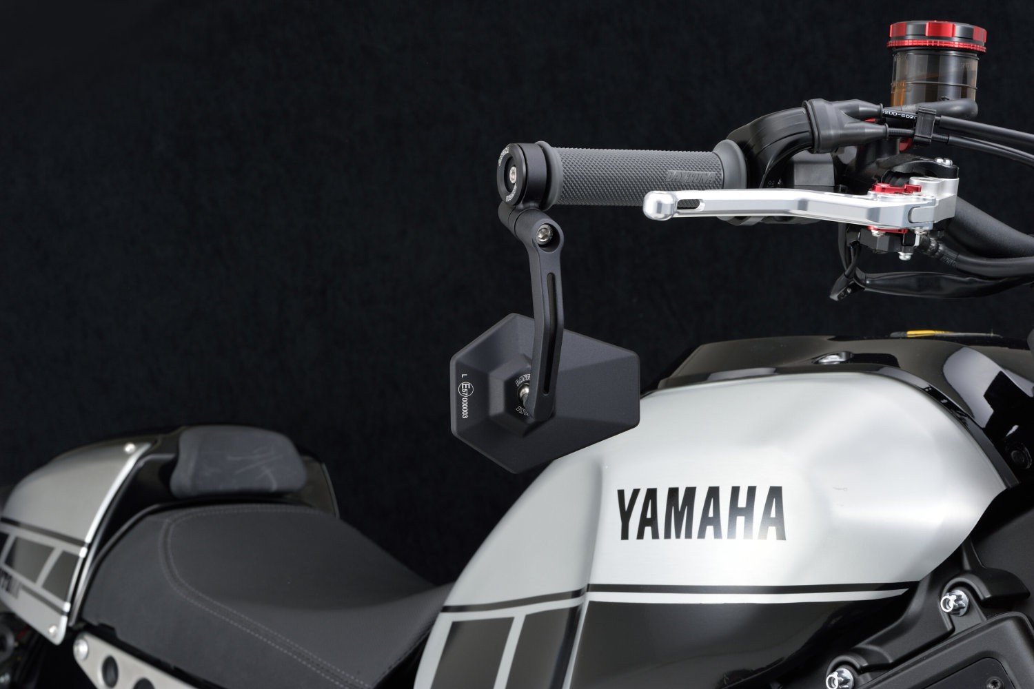 d-mirror-4-aluminium-bar-end-mirror-black-hexagon (3)